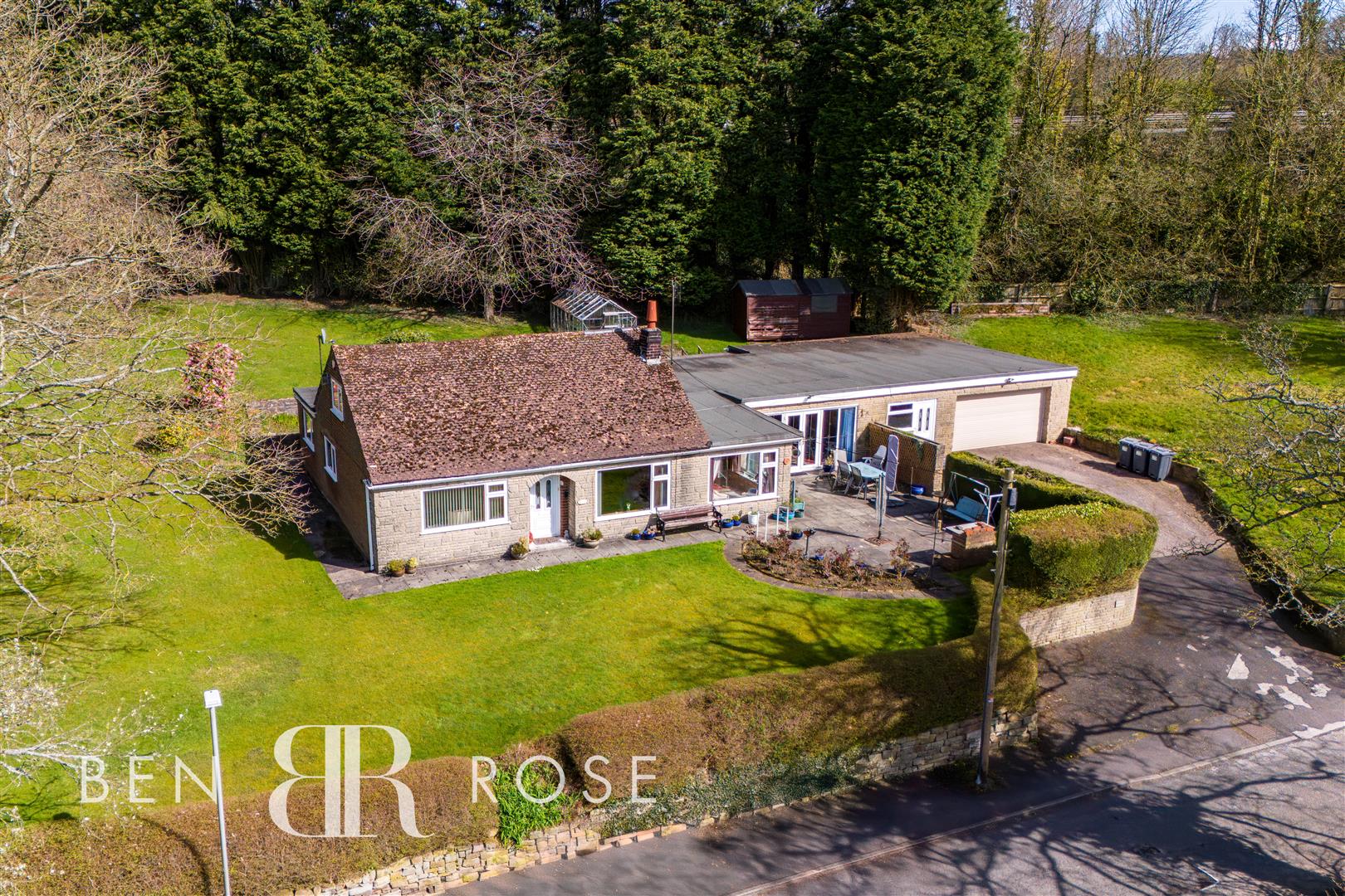 5 bed property in Back Lane, Chorley